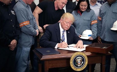 Tổng thống Trump đã ký sắc lệnh áp thuế nhập khẩu thép và nhôm